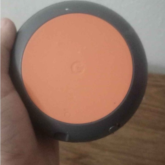 Google Home Mini - Picture 2 of 3